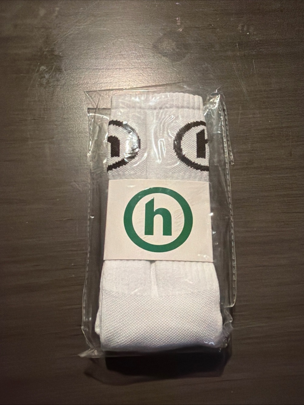 Hidden New York Logo White Crew Black logo Socks for Men - NWOT - in plastic